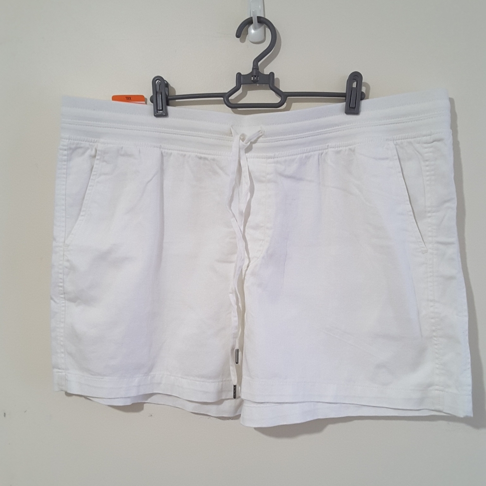 Orvis White Cargo Shorts Crisp Summer Style